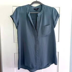 Medium dress shirt